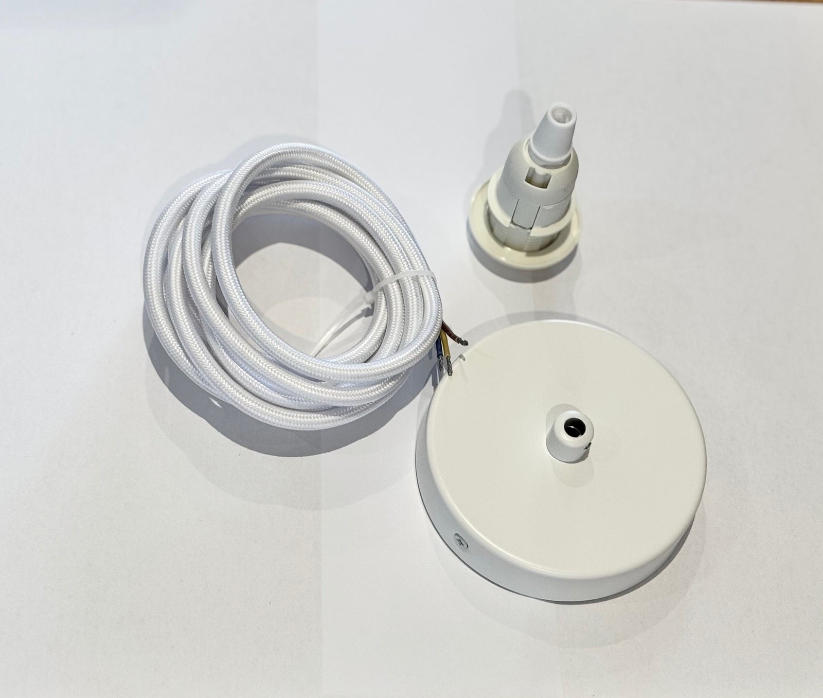 Simple Plastic E14 Pendant Set