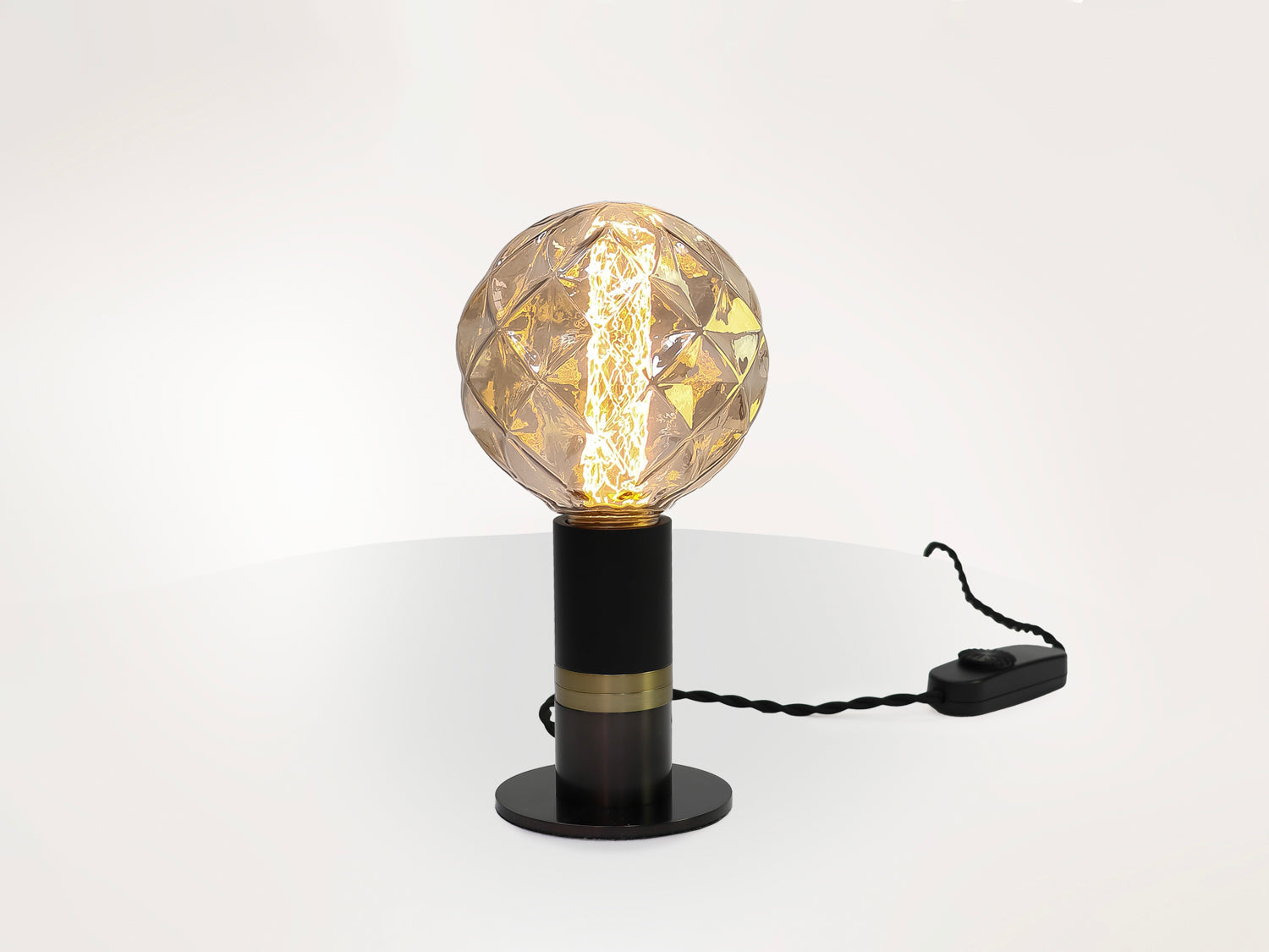 Fergie B Metal Table Lamp - Black