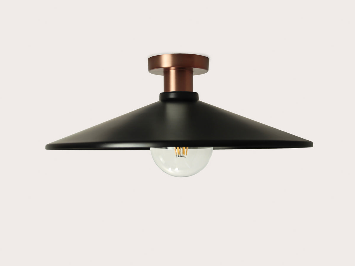 Fixed Fergus with 40cm Metal Shade