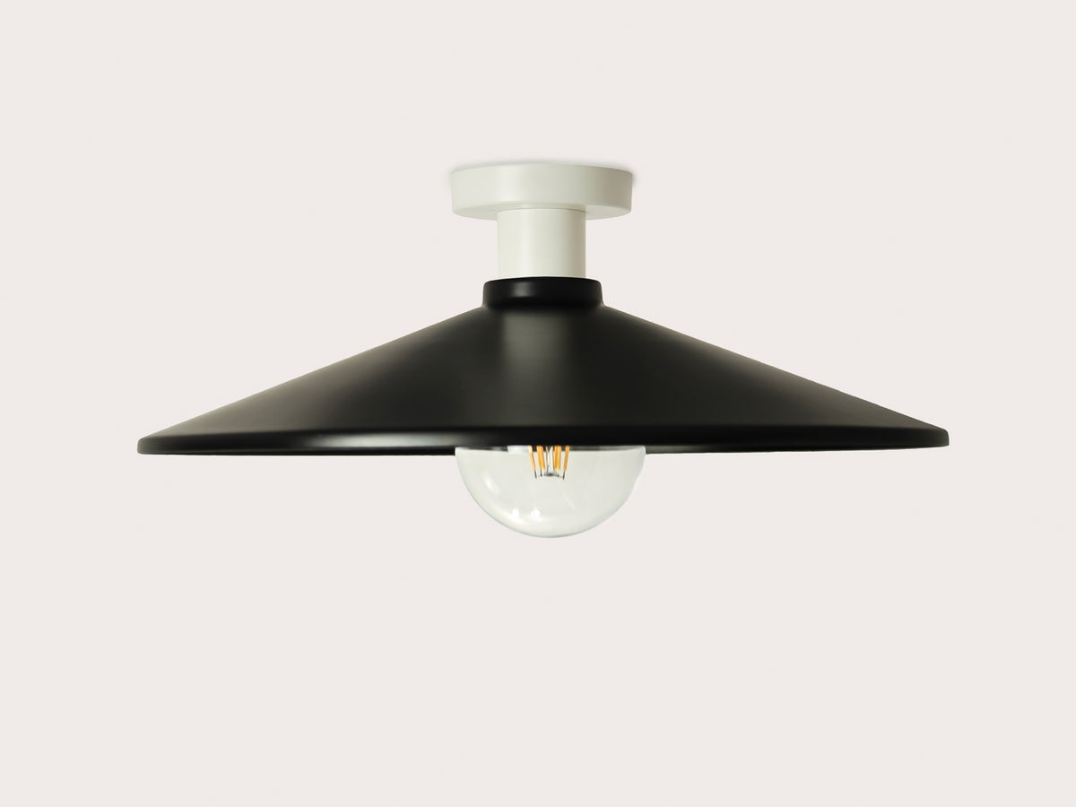 Fixed Fergus with 40cm Metal Shade