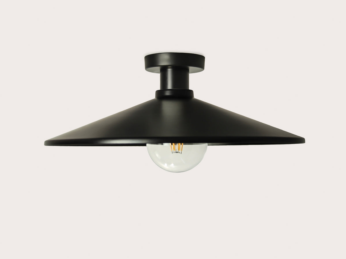 Fixed Fergus with 40cm Metal Shade