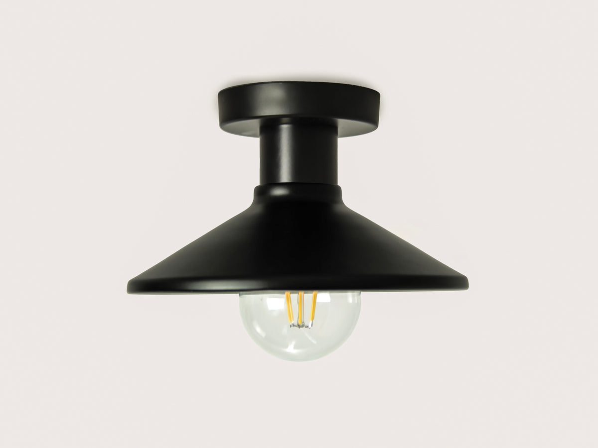 Fixed Fergus with 22cm Metal Shade