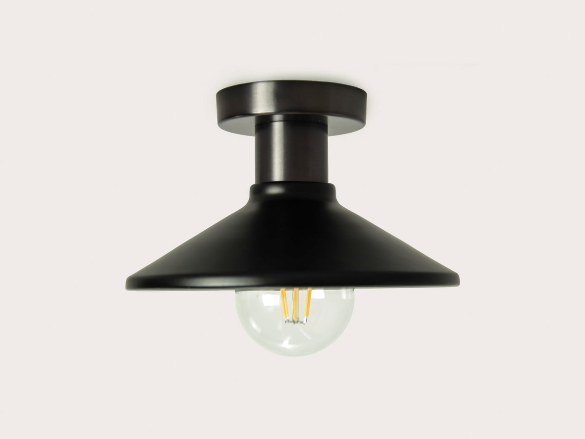 Fixed Fergus with 22cm Metal Shade