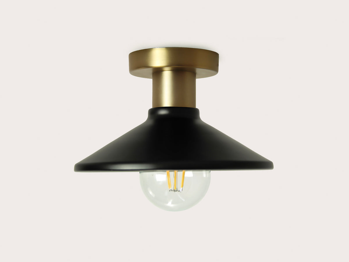 Fixed Fergus with 22cm Metal Shade