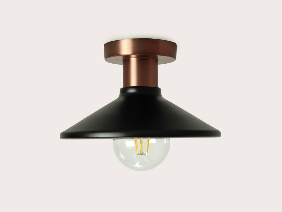 Fixed Fergus with 22cm Metal Shade