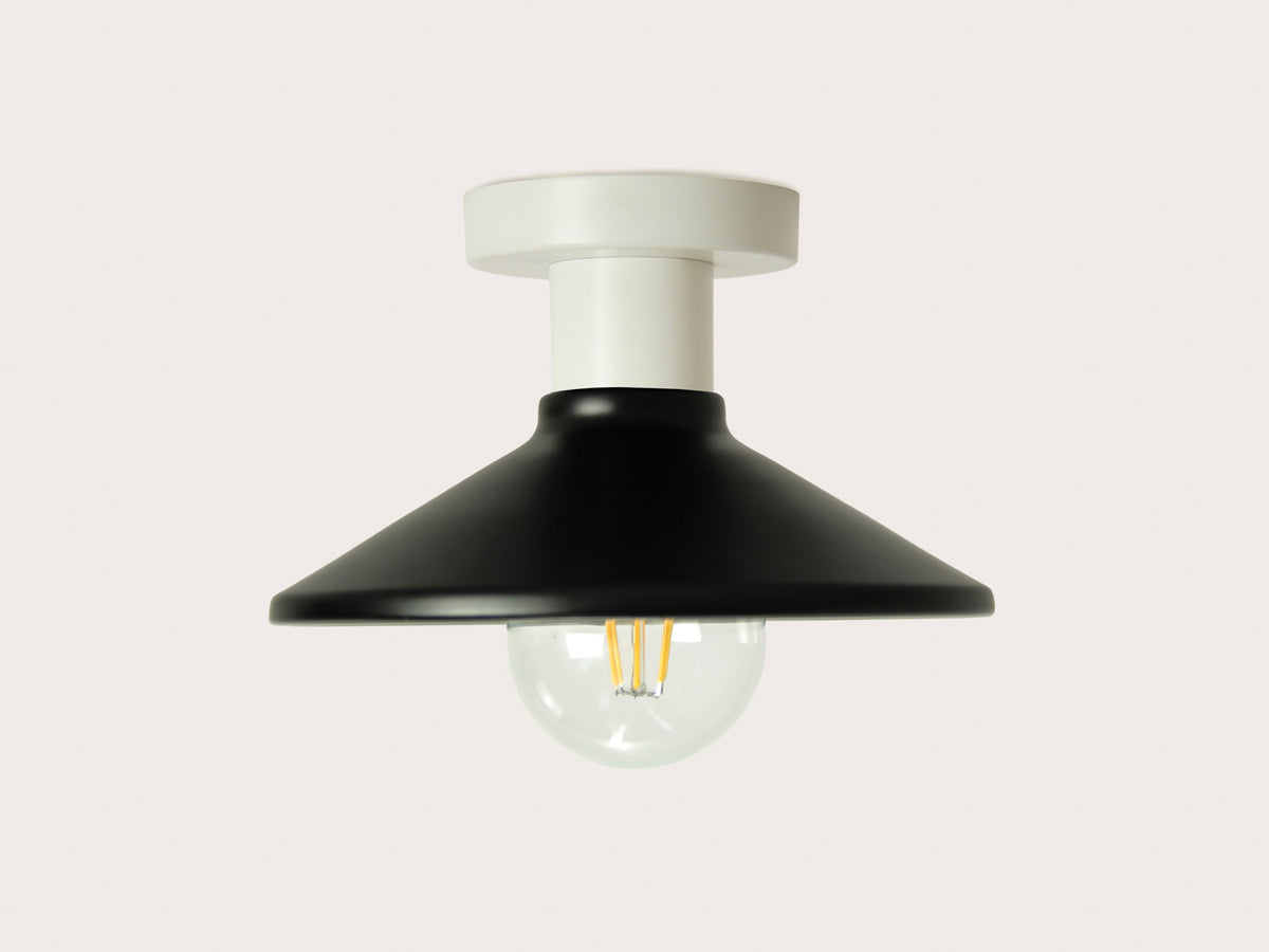 Fixed Fergus with 22cm Metal Shade