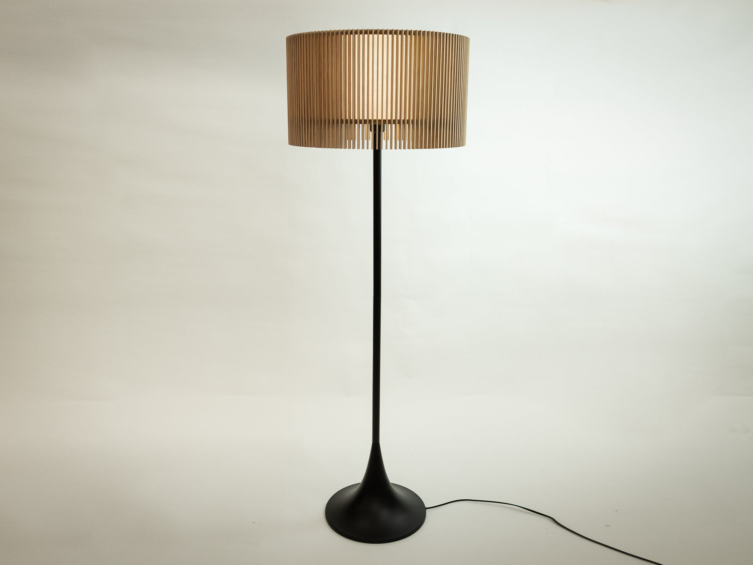 iO Floor Lamp Shade - img60e7792563727