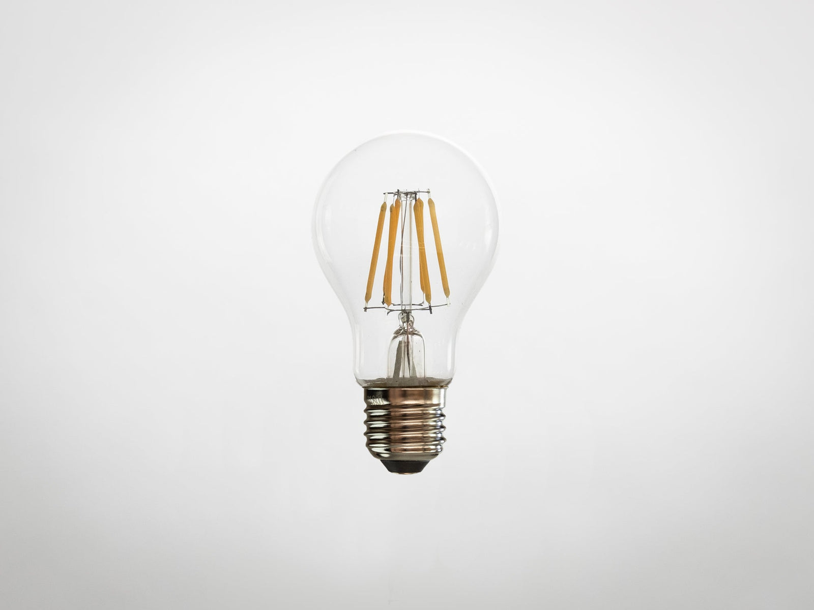 LED - A60 Dolly - 6W Squirrel - Cool or Warm White - img5dc4c310170c8