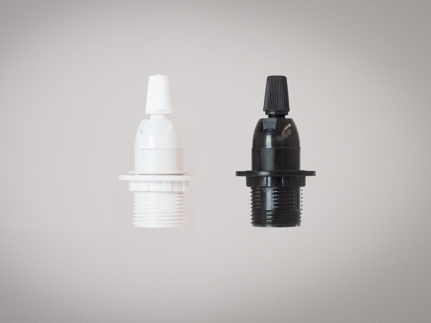 Simple Plastic Lamp Holder - Small E14  - img5fab0635bef82